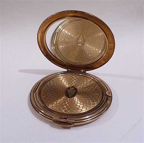 Schildkraut Look a Lite Compact Gold Tone Mirror Sealed Compact Powder Vintage 24. . Vintage compact mirror